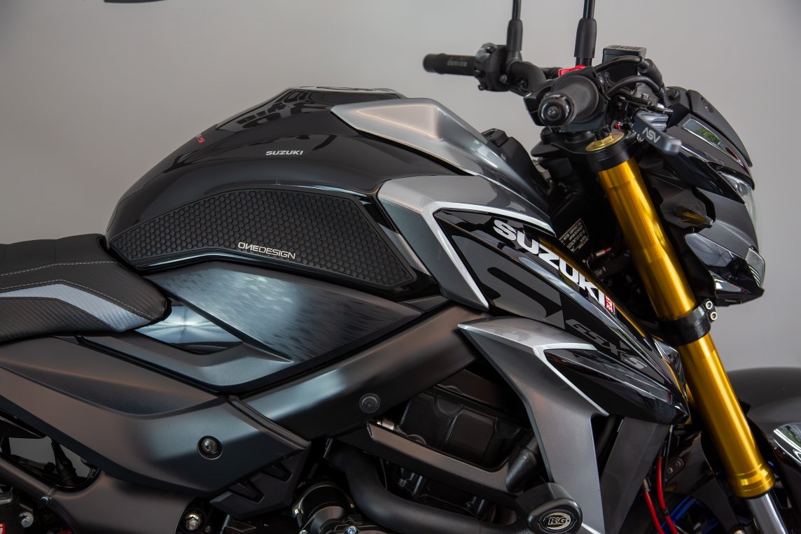 Suzuki GSXS