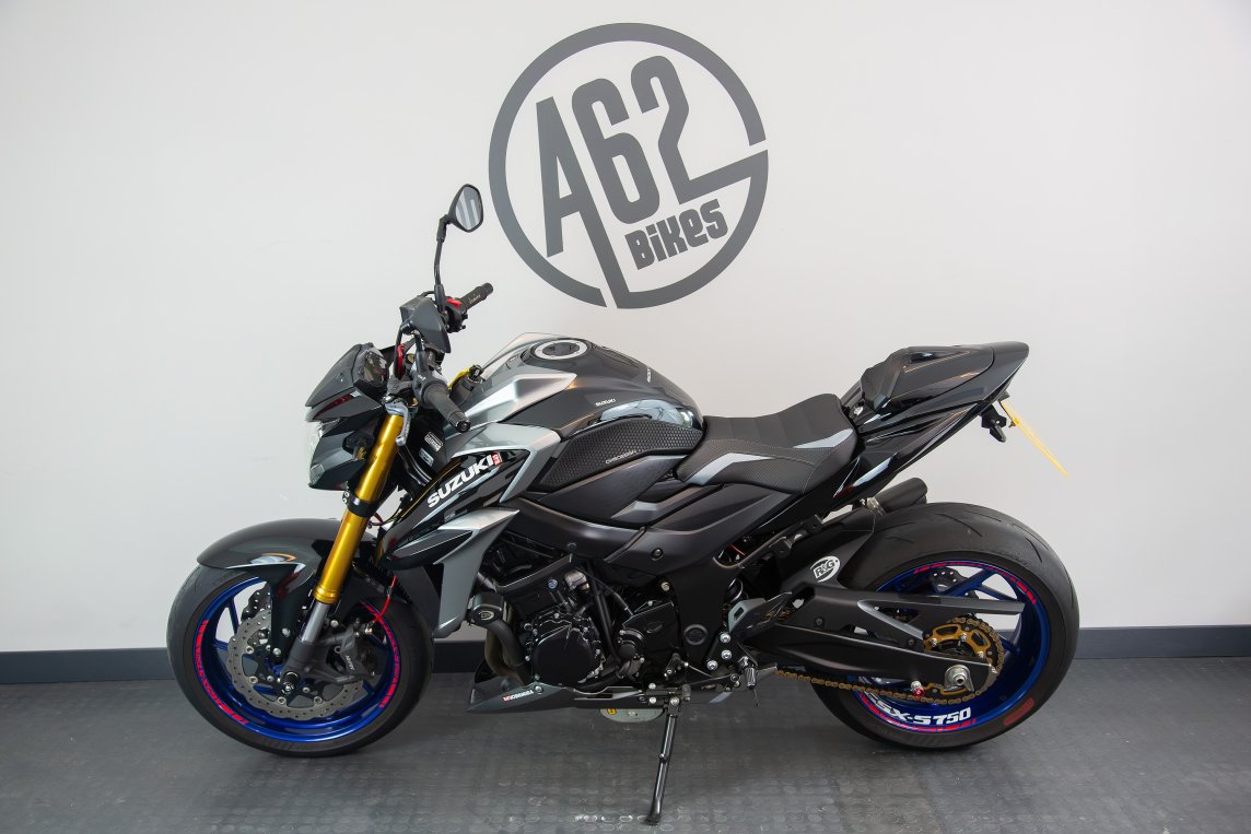 Suzuki GSXS